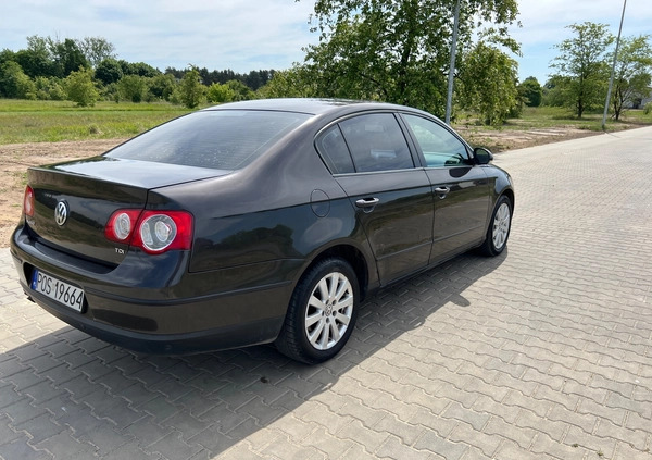 Volkswagen Passat cena 13900 przebieg: 252124, rok produkcji 2006 z Konin małe 106